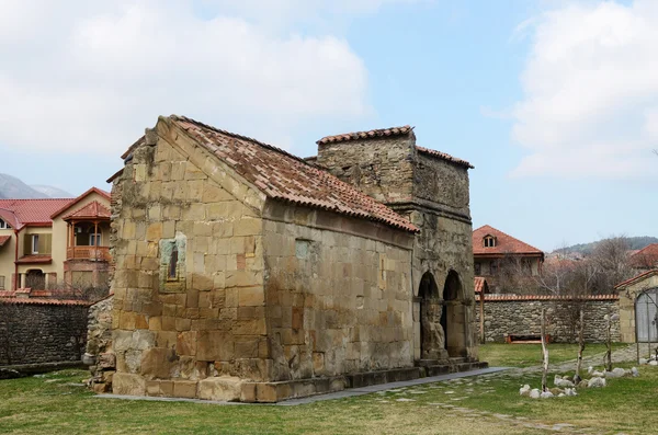 Chiesa di Antiochia a Mtskheta, antica capitale e una delle più antiche città della Georgia, patrimonio dell'umanità unesco site.Temple è situato vicino alla confluenza dei fiumi Aragvi e Mtkvari, nell'angolo sud-orientale della città vecchia — Foto Stock