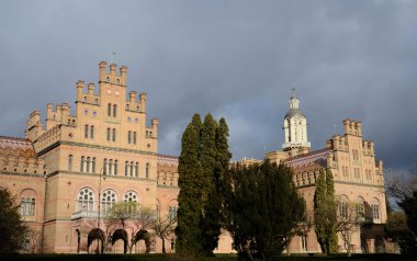 Bukovinian ve Dalmaçya Metropolitans, şimdi Chernivtsi Üniversitesi, Batı Ukrayna, UNESCO Dünya Miras Listesi bölüm eski Köşkü için ana giriş