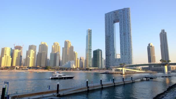 Dubai Verenigde Arabische Emiraten 2021 Jbr Skyline Ain Dubai Ferris — Stockvideo