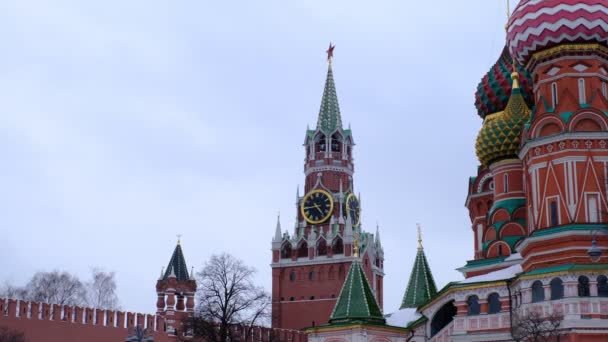 Moszkva Oroszország 2021 Vörös Tér Téli Hószünet Idején Spasskaya Óratorony — Stock videók