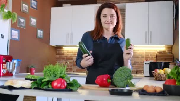 Έννοια Του Φαγητού Εμπειρίες Στο Σπίτι Μαγείρεμα Και Στο Σπίτι — Αρχείο Βίντεο