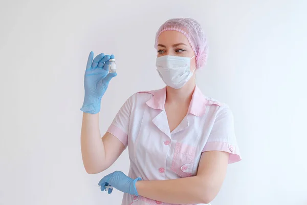 Médico Enfermeiro Mãos Dadas Luvas Azuis Segurando Doença Vacina Covid — Fotografia de Stock