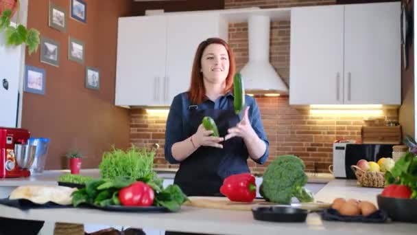Έννοια της εμπειρίας τροφίμων στο σπίτι μαγείρεμα — Αρχείο Βίντεο