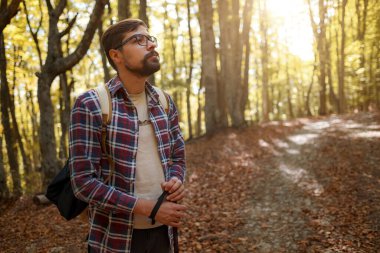 Doğada beyaz erkek model var..