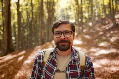 Doğada beyaz erkek model var..