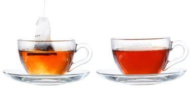 Beyaz arka plan üzerinde izole çay bardak seti.