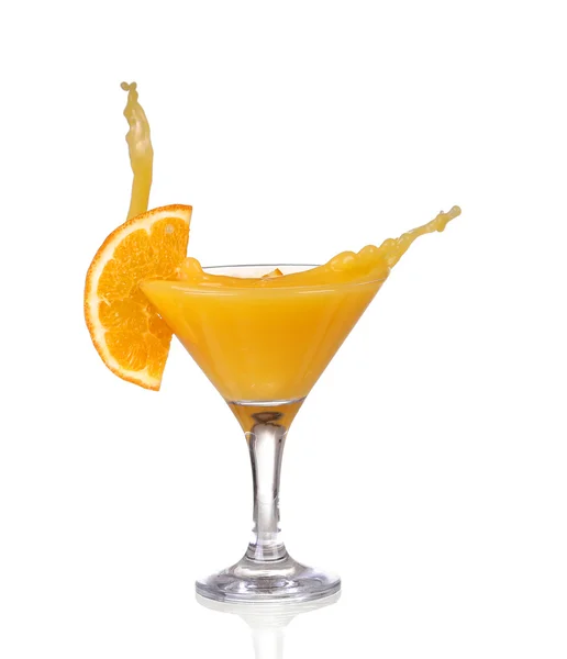 Апельсиновый коктейль с иллюстрацией брызг — стоковое фото