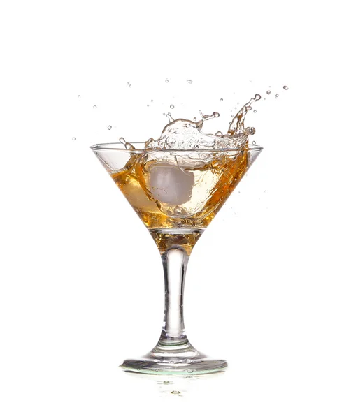 Alcohol cocktail with splash of ice isolated on white — Stock Photo, Image