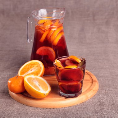 Soğuk içecek uzuvlar gözlük ahşap tablo yenileme