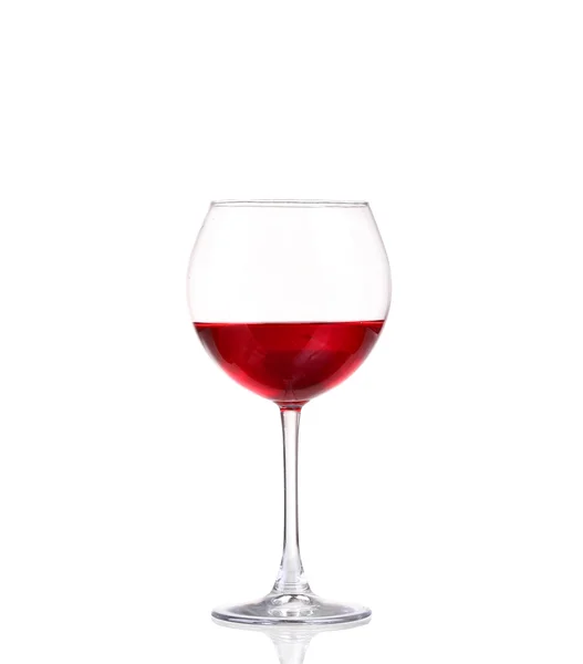 Copo de vinho tinto isolado sobre um fundo branco — Fotografia de Stock