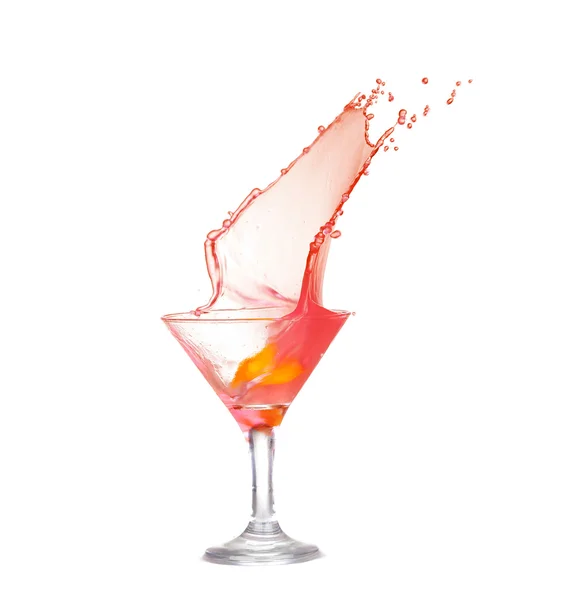 Cocktail rosa fresco, limão isolado no fundo branco respingo — Fotografia de Stock