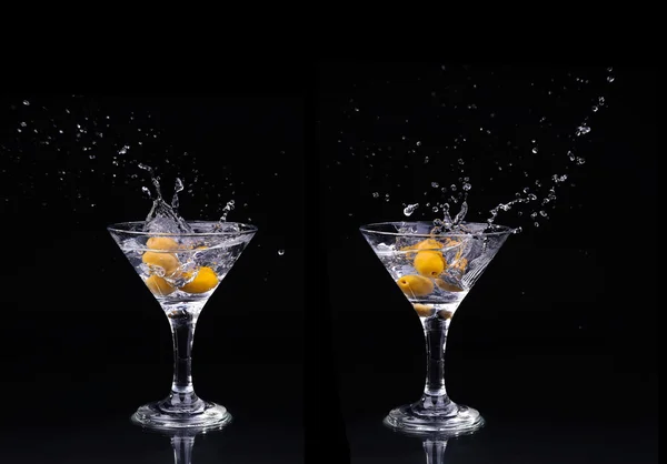 Wermut koktajl wewnątrz szkło martini na ciemnym tle — Zdjęcie stockowe