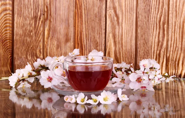 Frühlingsblüte auf Holz Hintergrund — Stockfoto