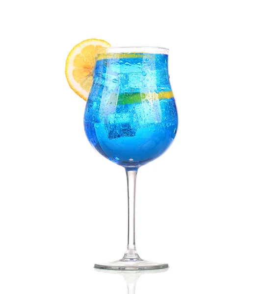 Sprite katiyen sparkllng soda ve buz cam üzerinde beyaz izole içecekler — Stok fotoğraf