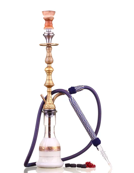 Hookah isolado em um fundo branco. Tubulação de água, tabaco narguilé, carvão, carvão vegetal — Fotografia de Stock