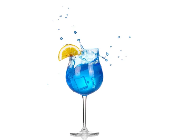 Mavi beyaz sıçramalarına kokteyli — Stok fotoğraf