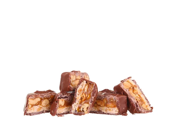 Beyaz arka planda izole edilmiş çikolata.