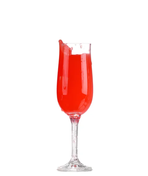 Ausschnitt roter Cocktail isoliert auf weißem Hintergrund — Stockfoto