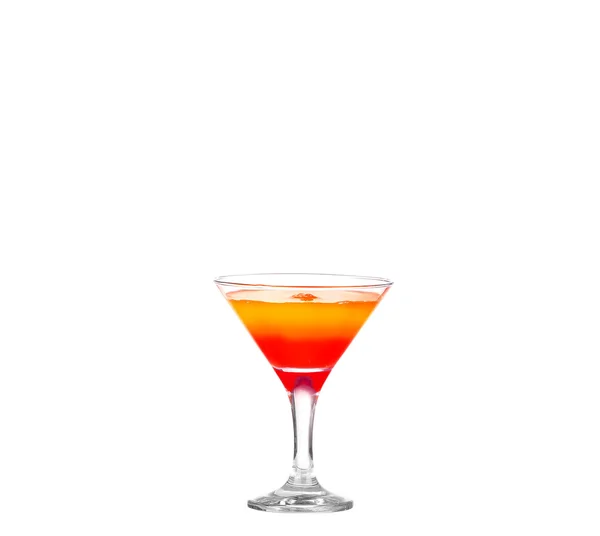 白い背景の上冷たいアルコール カクテル — ストック写真