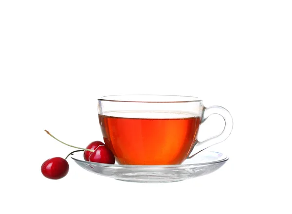 Чай с вишней на белом — стоковое фото