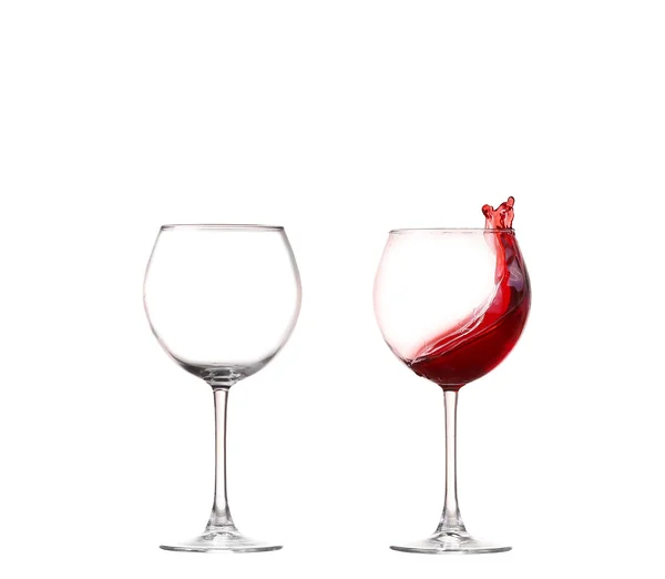 拼贴葡萄酒收藏-溅红酒在杯中。白色背景上孤立 — 图库照片