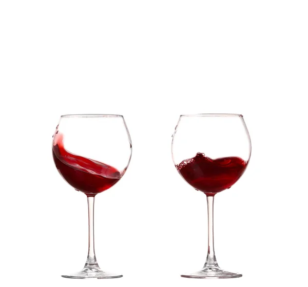 Collection de vins - Verser du vin rouge dans un verre. Isolé sur fond blanc — Photo