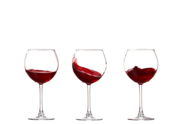 Колаж Винна колекція - Розщеплення червоного вина в склянці. Ізольовані на білому тлі — стокове фото