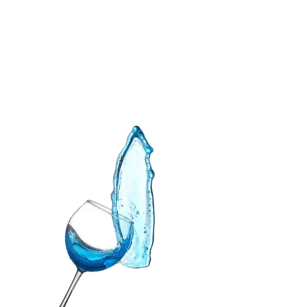 Biru alkohol koktail pada putih isolat splash — Stok Foto