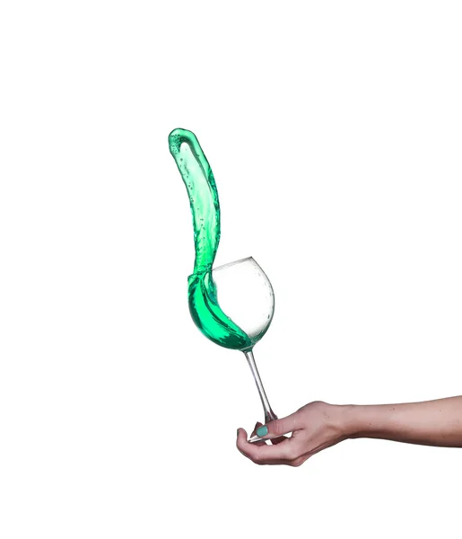 Зелений алкогольний коктейль на білому ізольовані бризки — стокове фото