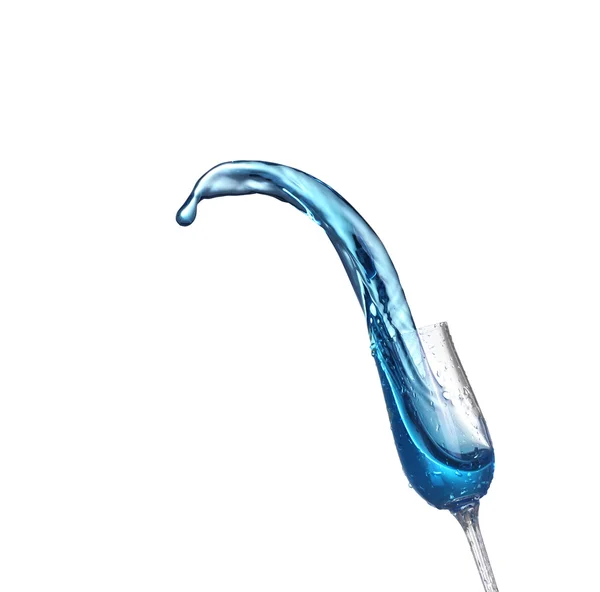 Синій алкогольний коктейль на білому ізольовані бризки — стокове фото