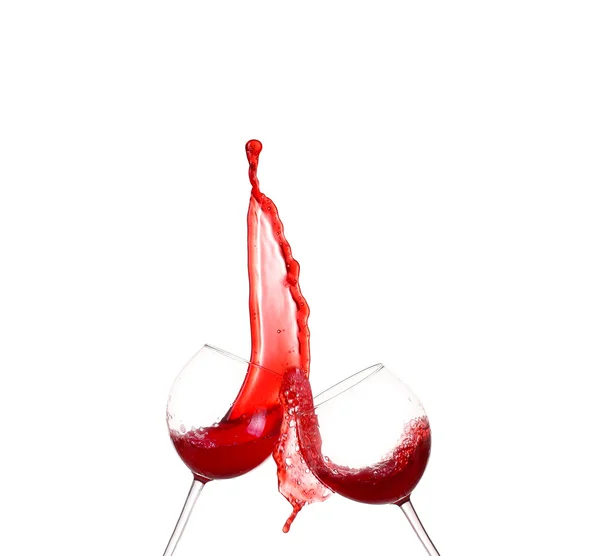 Vin roșu stropit din sticlă, izolat pe fundal alb — Fotografie, imagine de stoc