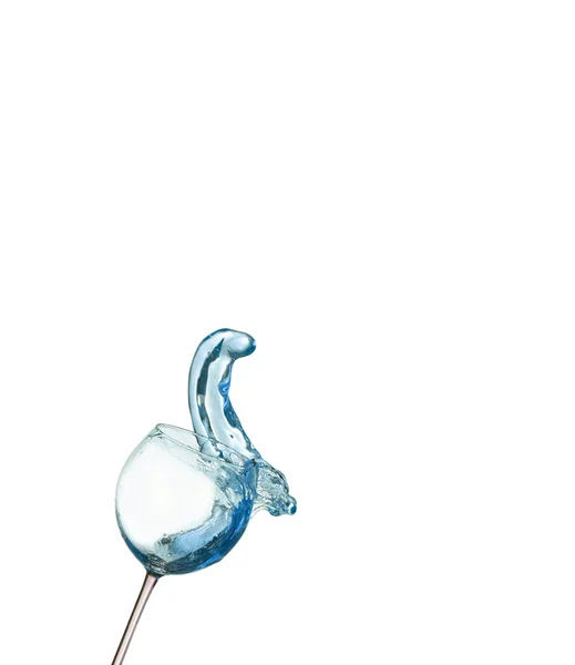 Cocktails alcoolisés bleu sur blanc splash isolat — Stok fotoğraf