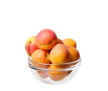 Kayısı. Grup üzerinde beyaz izole meyve.