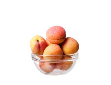 Kayısı. Grup üzerinde beyaz izole meyve.