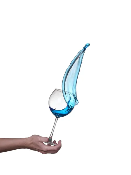 Cocktail alcoolique bleu sur éclaboussure d'isolat blanc — Photo