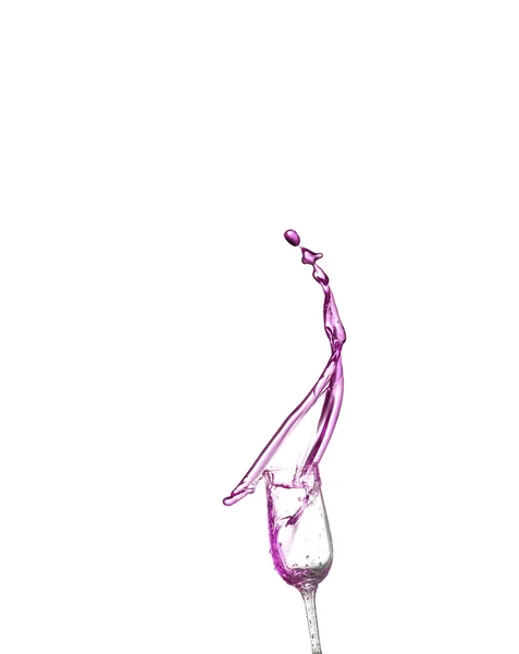 Cocktail alcoólico roxo no respingo isolado branco — Fotografia de Stock