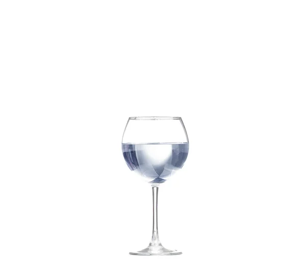 Szklanka wody izolowana na białym tle. — Zdjęcie stockowe