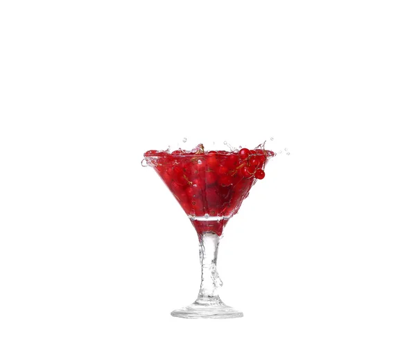 Vízzel vagy elszigetelt fehér piros ribizli — Stock Fotó