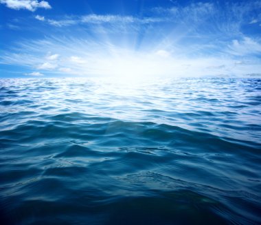 mavi deniz ve güneş 