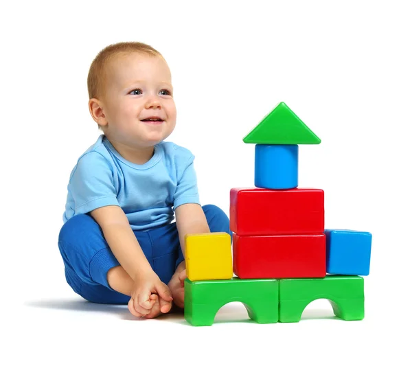 Mały chłopiec gry zabawki — Zdjęcie stockowe
