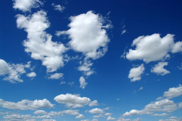 Nubes blancas —  Fotos de Stock