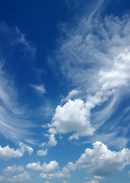 Céu azul fundo — Fotografia de Stock