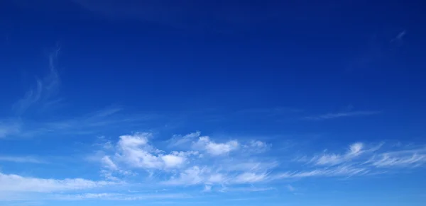 Blue sky and white clouds — Stock Photo, Image