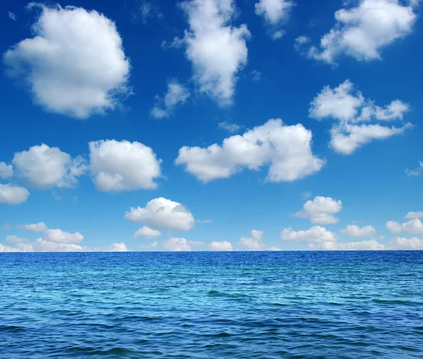Blått hav och himmel — Stockfoto