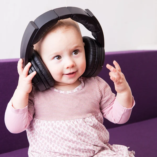 Child with headphones — Stock Photo, Image