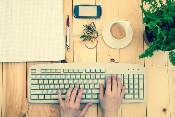 Hands on the keyboard — Stock Photo, Image