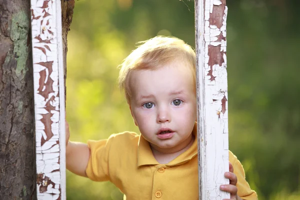 Liten pojke som gråter — Stockfoto
