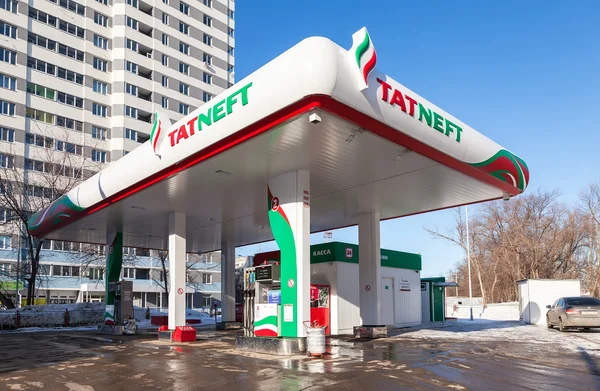 Tatneft gas station. Tatneft is one of the russian oil companies — Stock Photo, Image