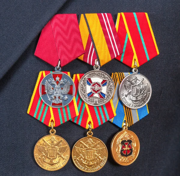 Prêmios e medalhas diferentes no uniforme da marinha russa — Fotografia de Stock