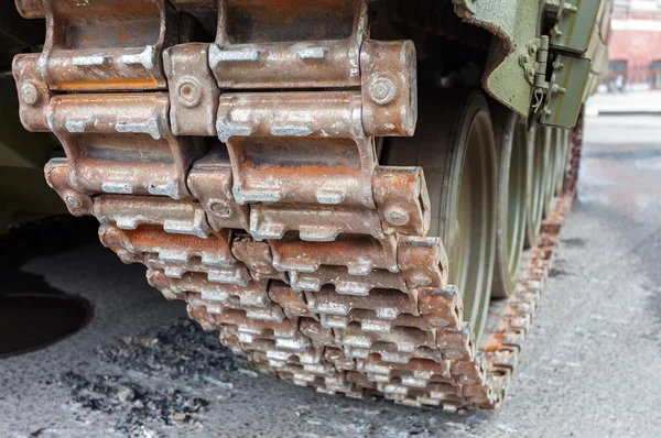 Крупный план гусеницы российского танка — стоковое фото